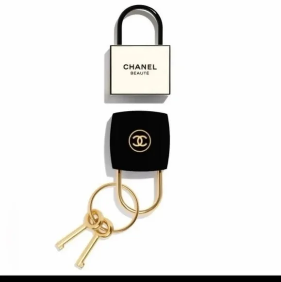 NIB Chanel Lock And Key Set